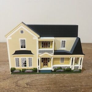 VTG Shelia's Cinnamon Hill Lexington SC 1996 Wood House Shelf Sitter Victorian